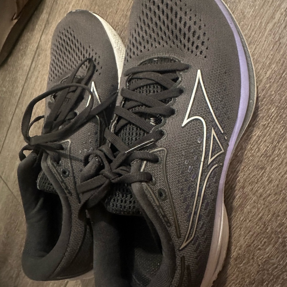 Mizuno Women's Gray Athletic Shoes Wave Rider 25